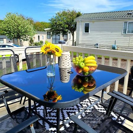 Luxury Woodland Retreat Holiday Home - Shorefield Country Park Downton  Екстер'єр фото