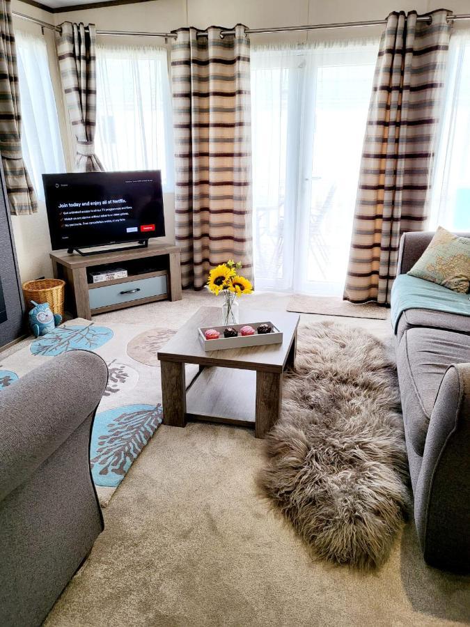 Luxury Woodland Retreat Holiday Home - Shorefield Country Park Downton  Екстер'єр фото